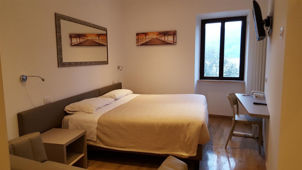 Hotel Pace Brenzone sul Garda Exterior foto